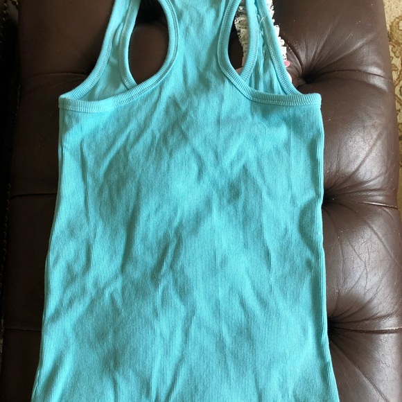 New sky blue tank with scissors ✂️ design - Picture 3 of 3